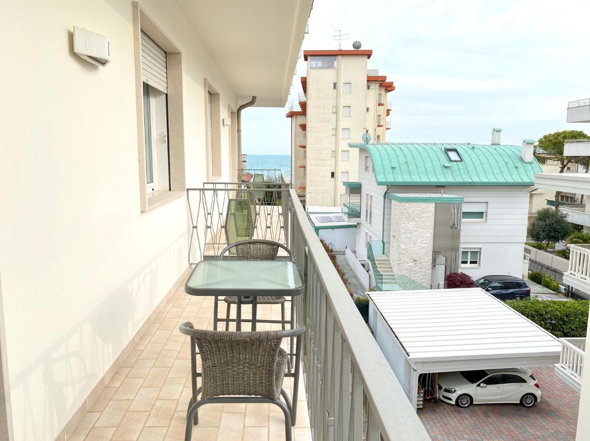 Appartamenti Cristina Carraro Immobiliare - Family Apartments Lido di Jesolo Exterior foto