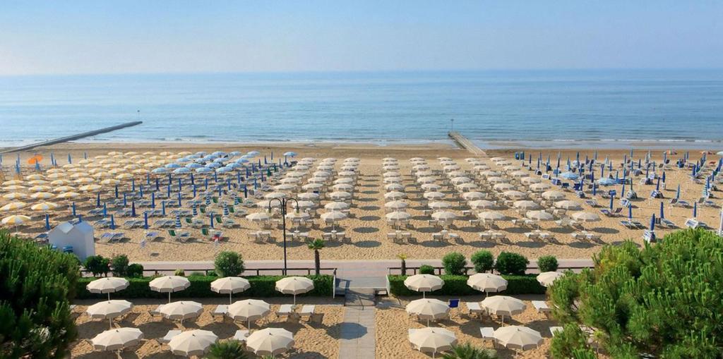 Appartamenti Cristina Carraro Immobiliare - Family Apartments Lido di Jesolo Exterior foto
